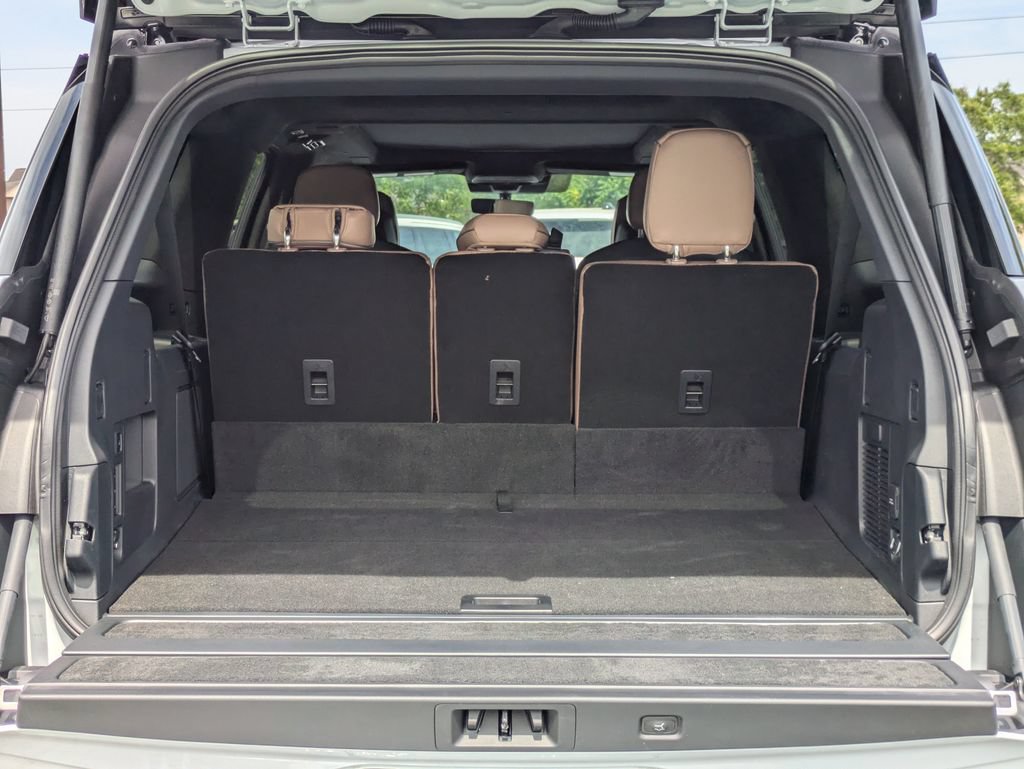 New 2026 Lincoln Navigator L Black Label AWD/4WD image 13