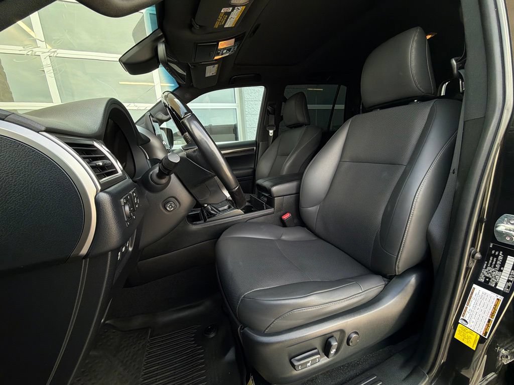 Used 2023 Lexus GX 460 Premium w/ Premium Package AWD/4WD image 5