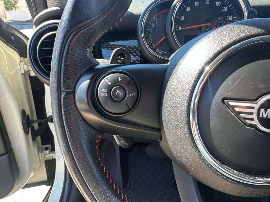 Used 2019 MINI Cooper S image 27