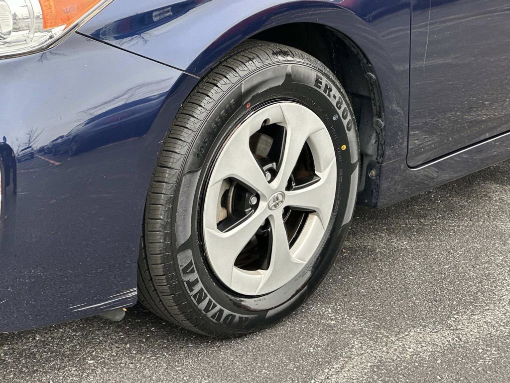 Used 2013 Toyota Prius Three image 30