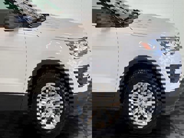 Used 2017 Ford Explorer FWD image 5