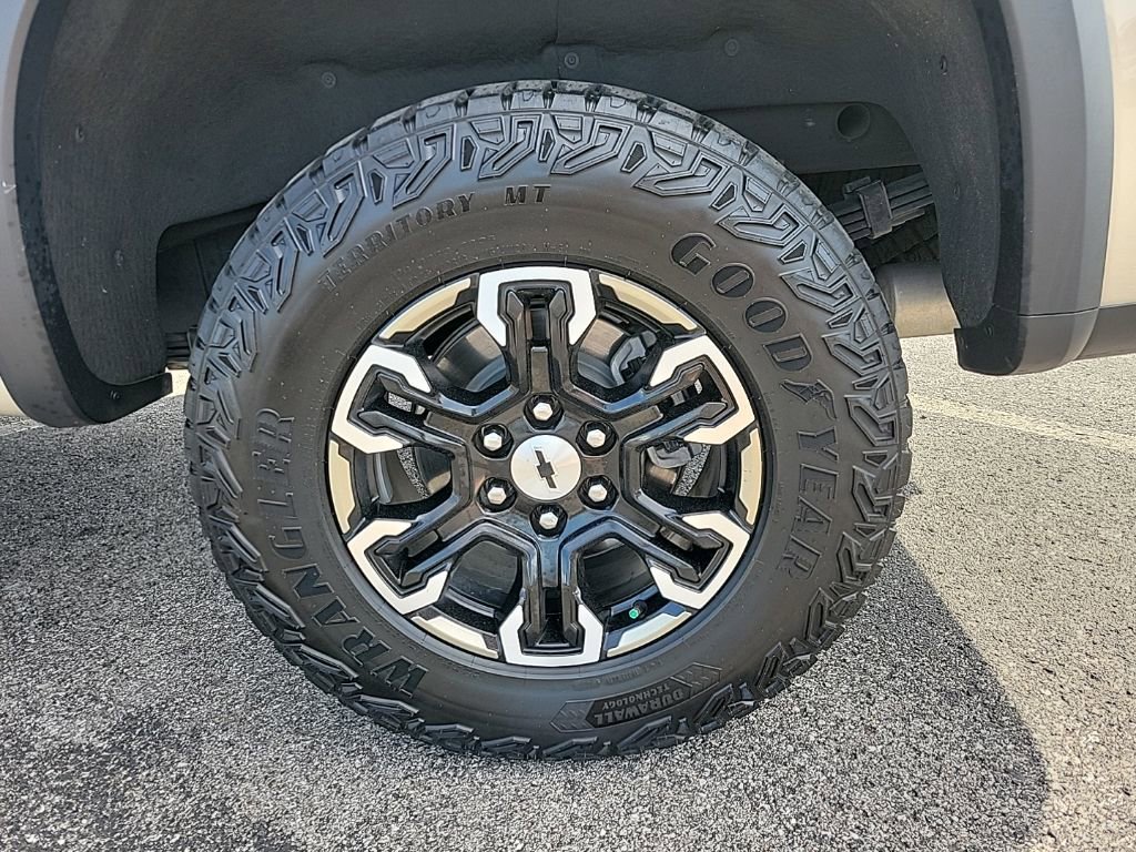 Used 2023 Chevrolet Silverado 1500 ZR2 AWD/4WD image 8