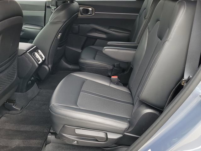 Certified 2022 Kia Sorento EX FWD image 11