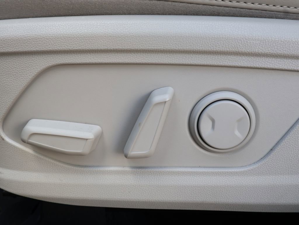 Used 2025 Kia Sorento X-Line EX AWD/4WD image 13