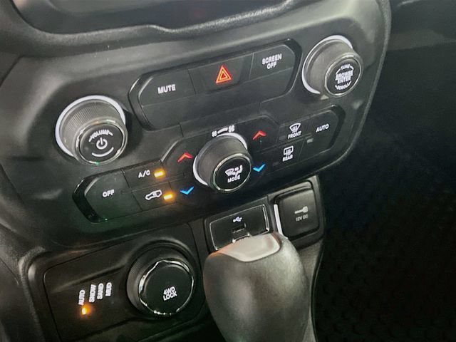 Used 2018 Jeep Renegade Sport w/ Power & Air Group AWD/4WD image 15
