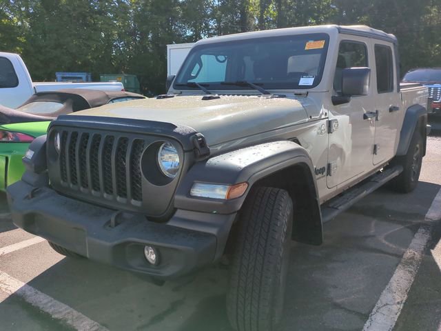 Used 2020 Jeep Gladiator Sport w/ Auxiliary Switch Group AWD/4WD image 2