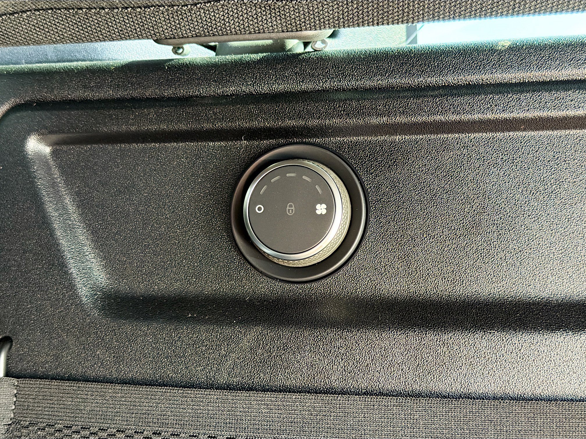 New 2026 Land Rover Defender 110 OCTA image 45