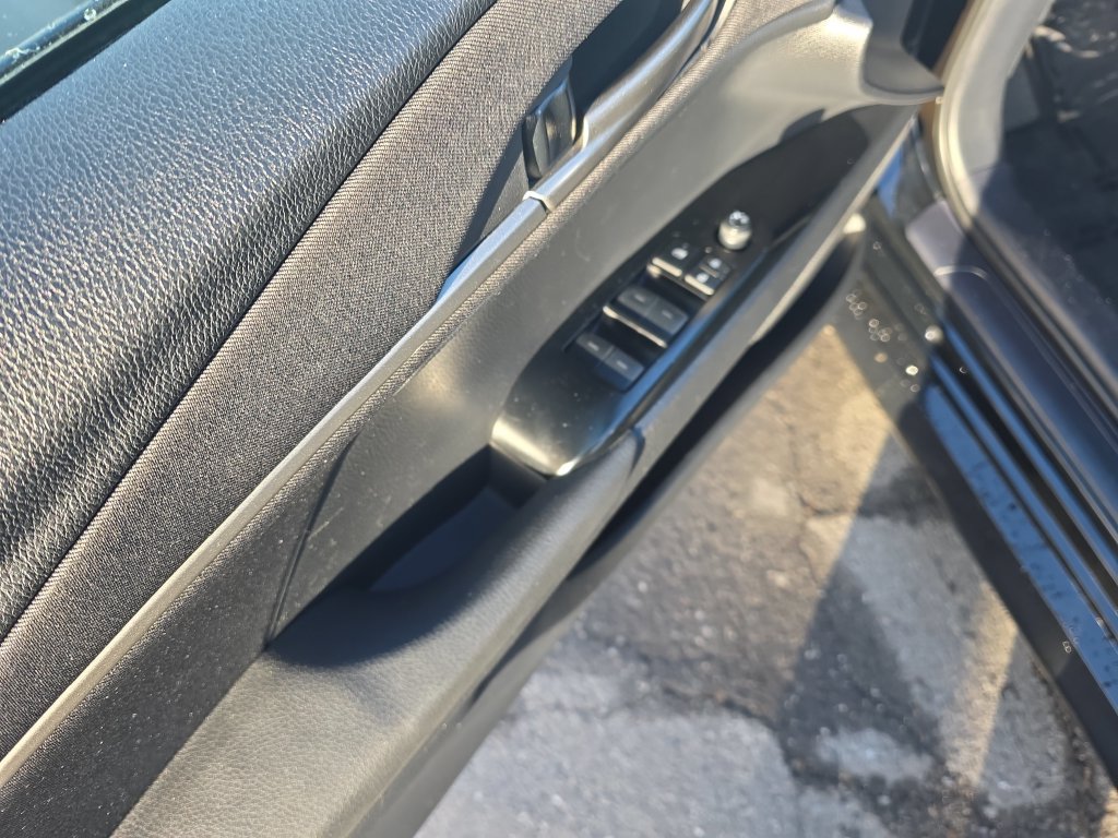Used 2025 Toyota Camry LE FWD image 11