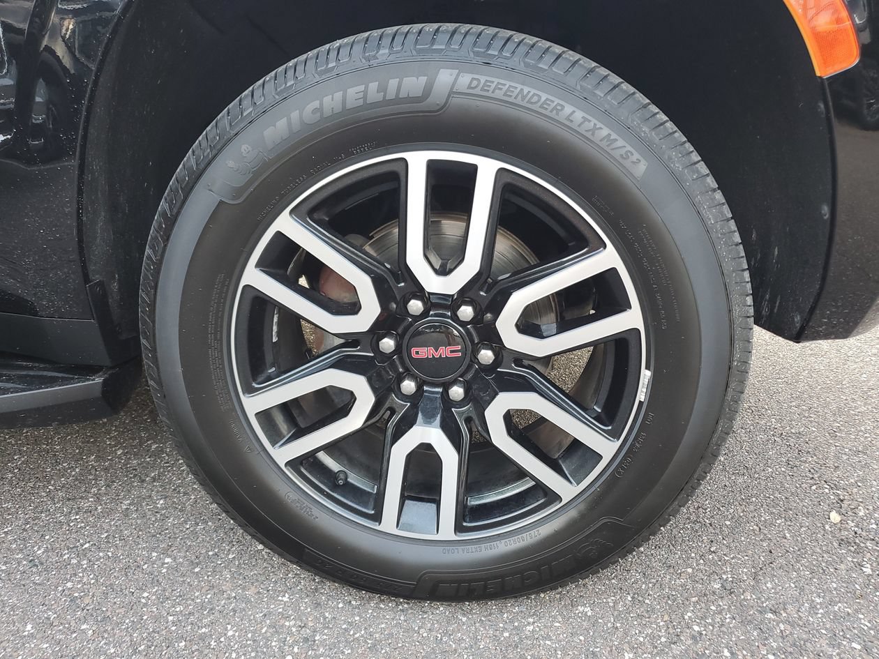 Used 2023 GMC Yukon AT4 AWD/4WD image 5