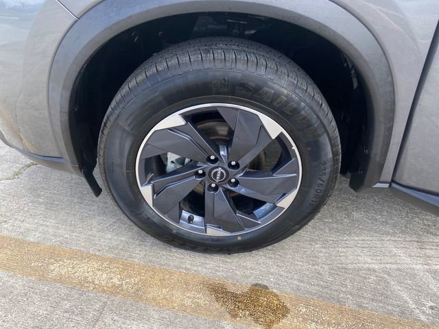 Used 2025 Nissan Rogue SV FWD image 31