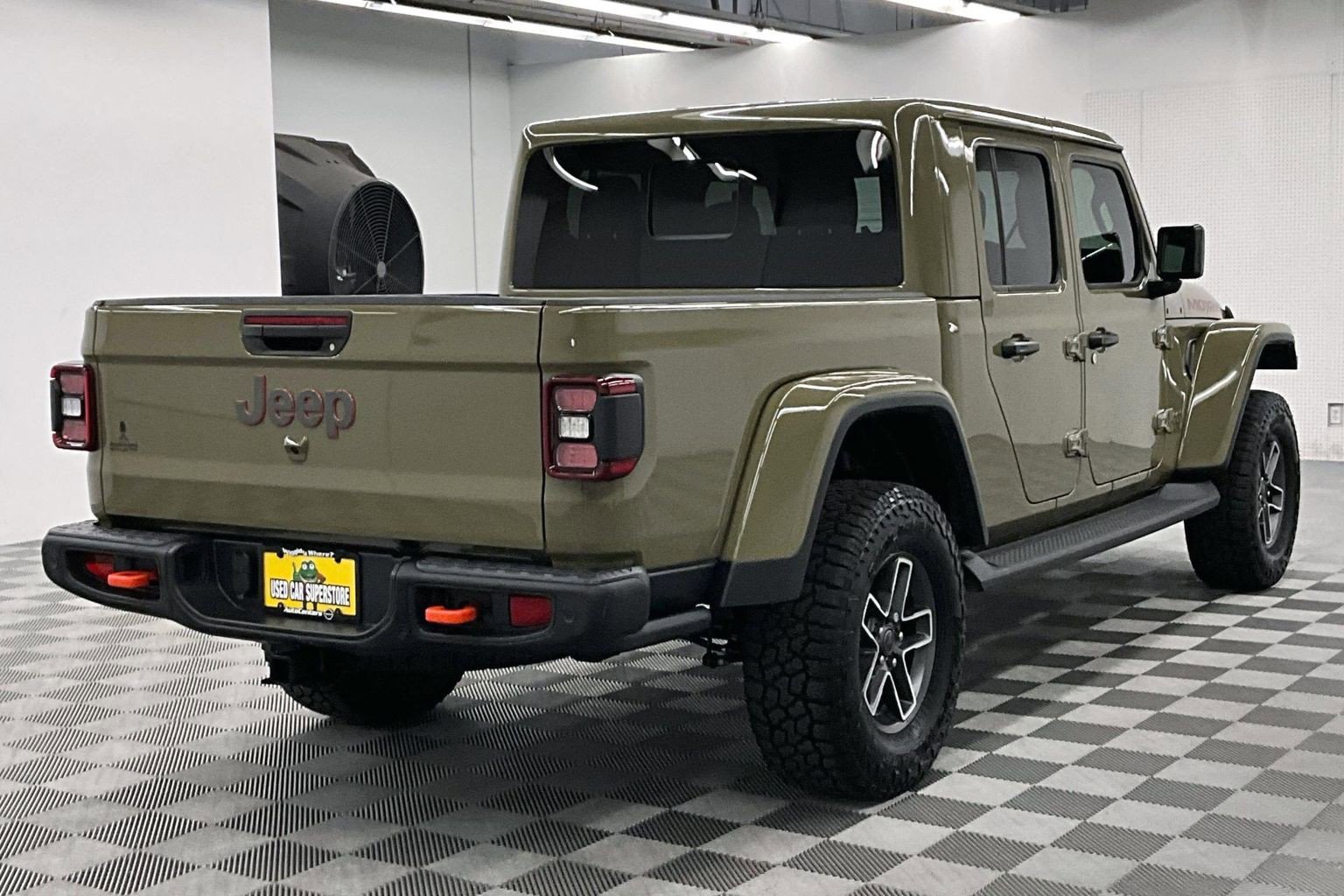 Used 2025 Jeep Gladiator Mojave AWD/4WD image 12