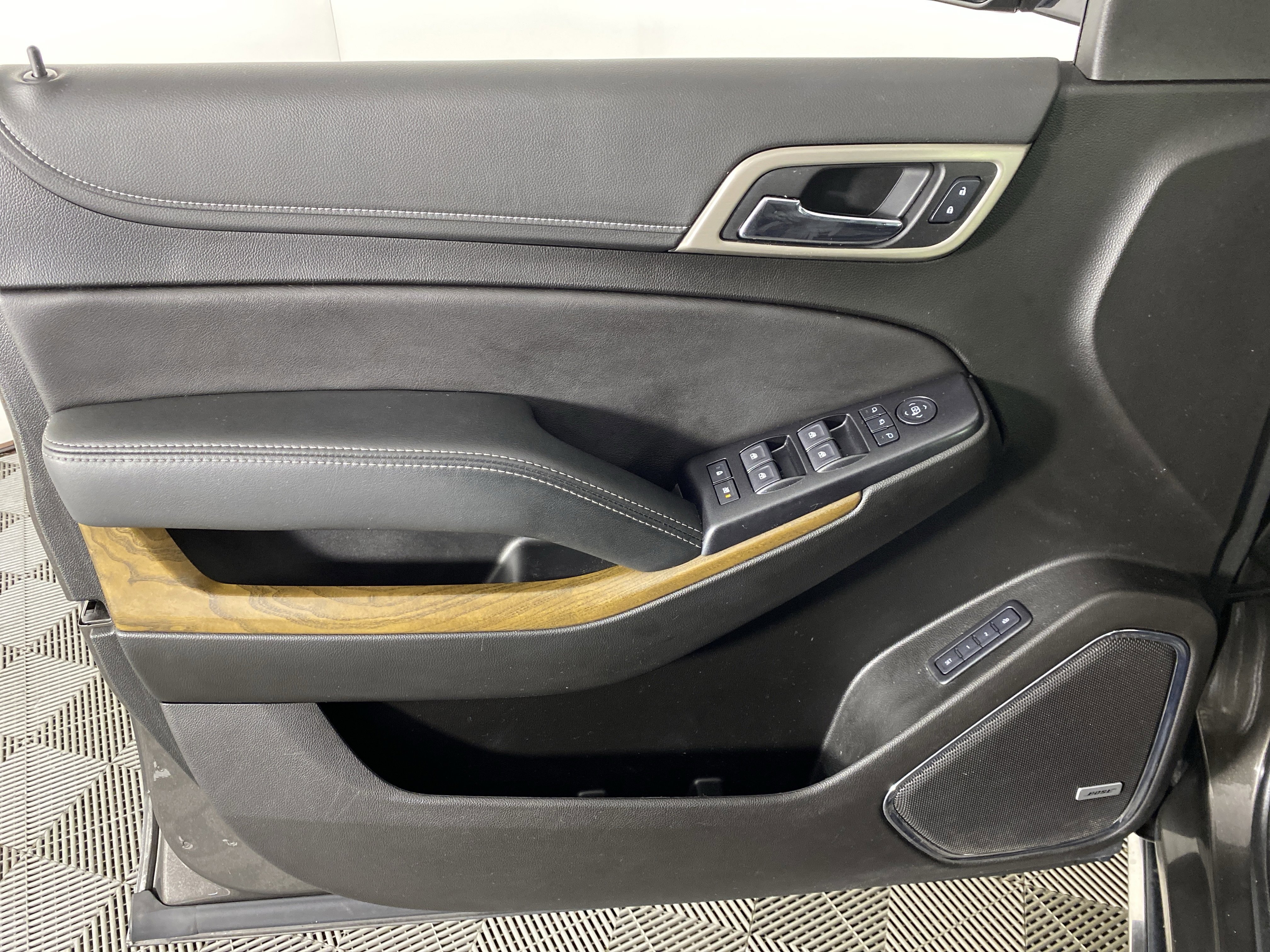 Used 2019 GMC Yukon Denali w/ Denali Ultimate Package image 14