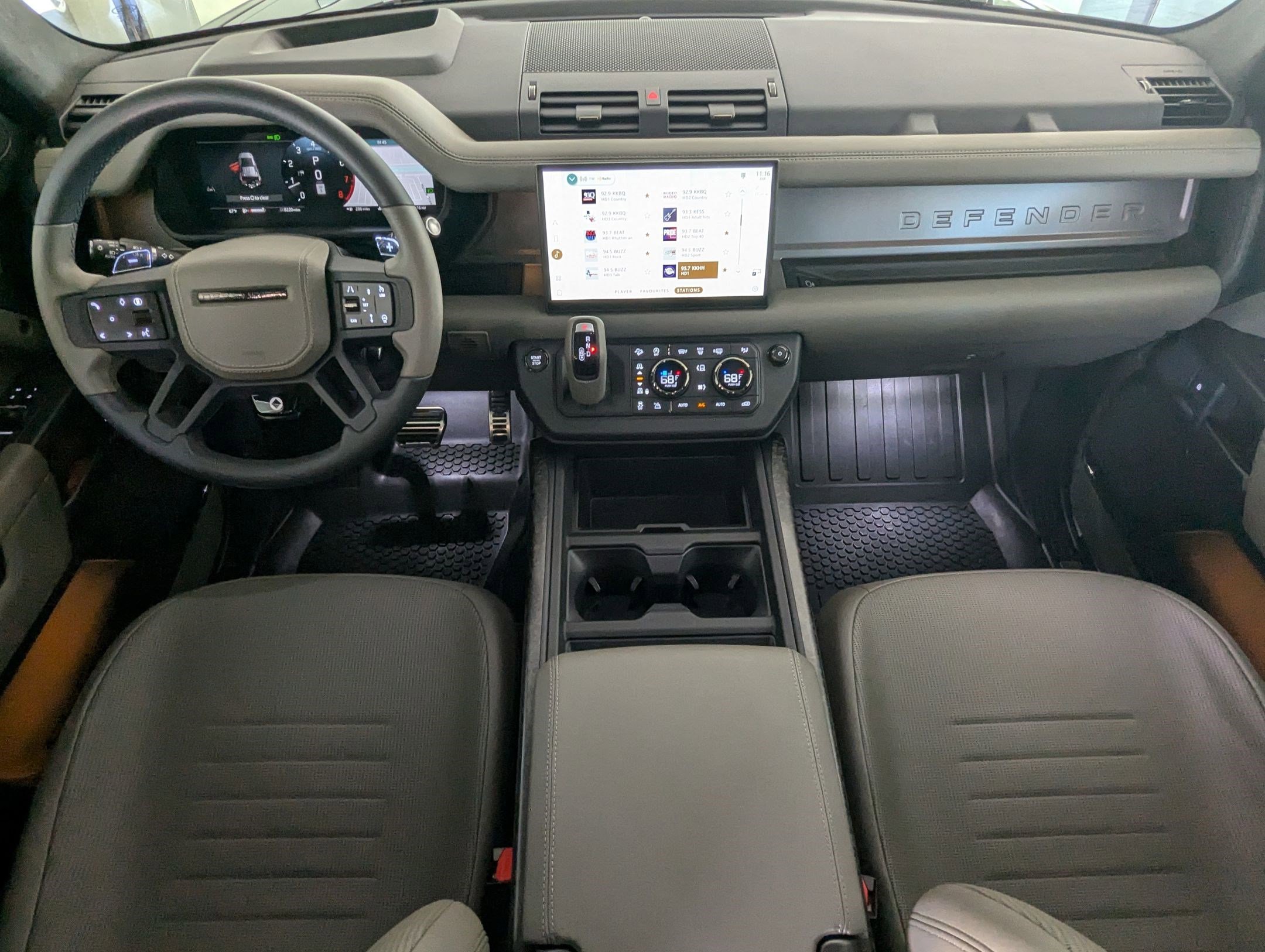 Certified 2025 Land Rover Defender 110 image 15