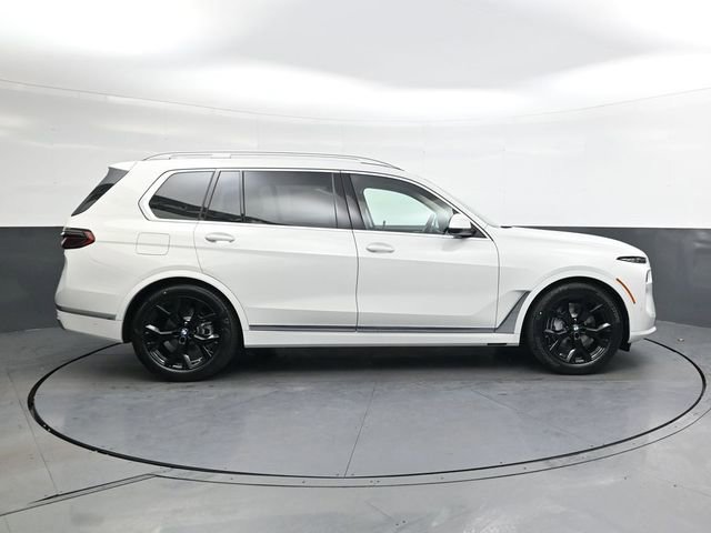 New 2026 BMW X7 xDrive40i image 3
