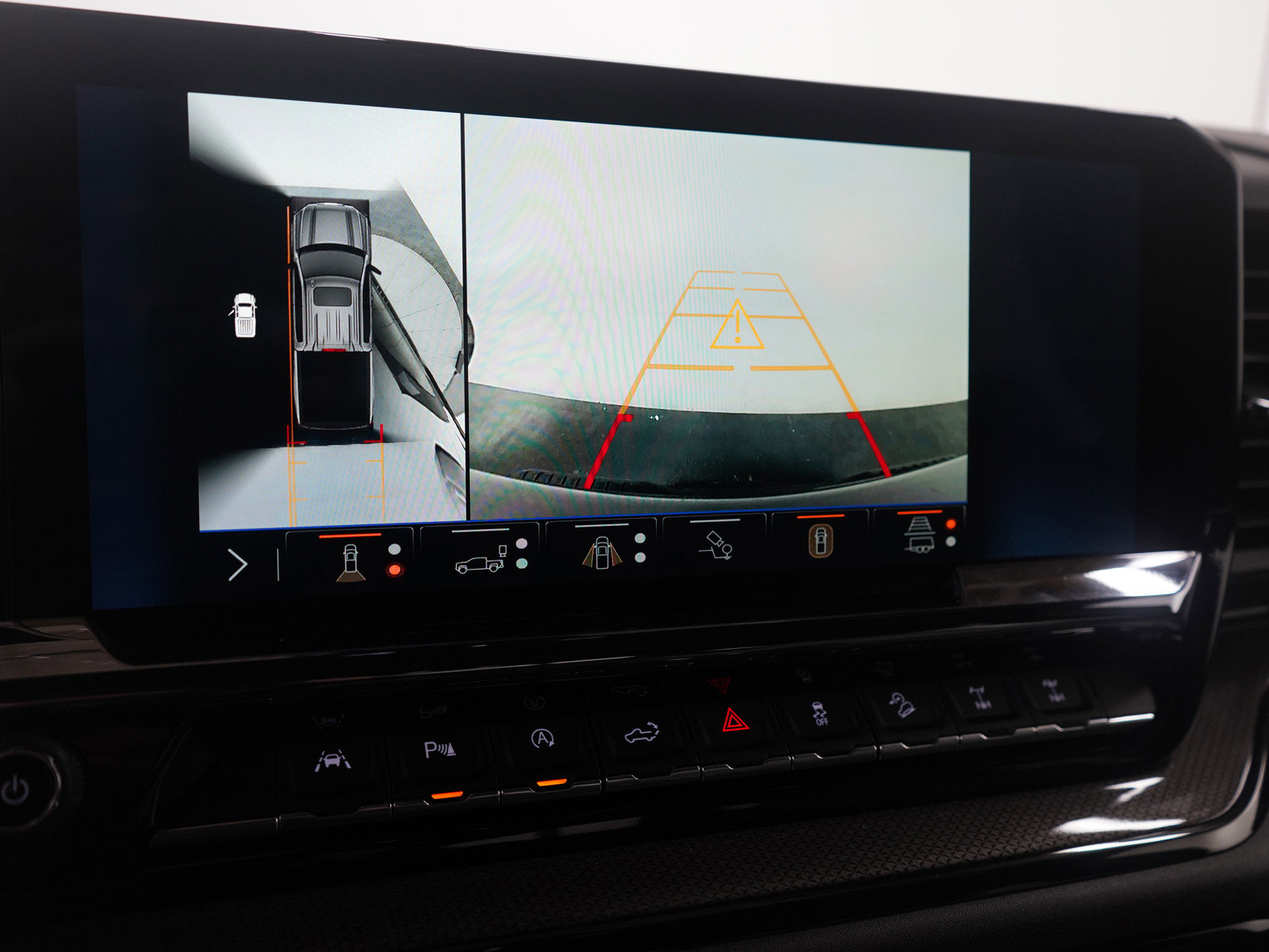 Used 2024 Chevrolet Silverado 1500 ZR2 w/ Technology Package image 24