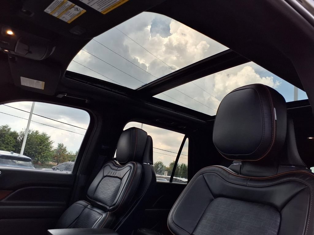 Certified 2024 Lincoln Navigator L Black Label AWD/4WD image 10