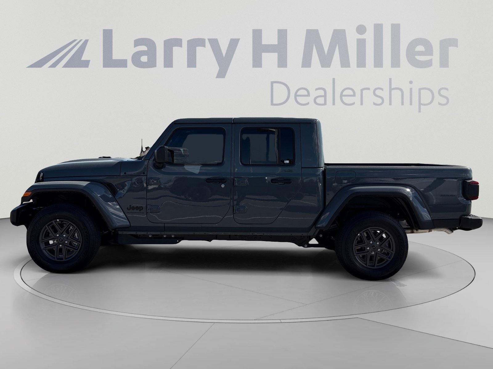 New 2026 Jeep Gladiator Sport AWD/4WD image 2