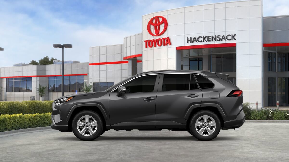 Used 2025 Toyota RAV4 XLE image 4