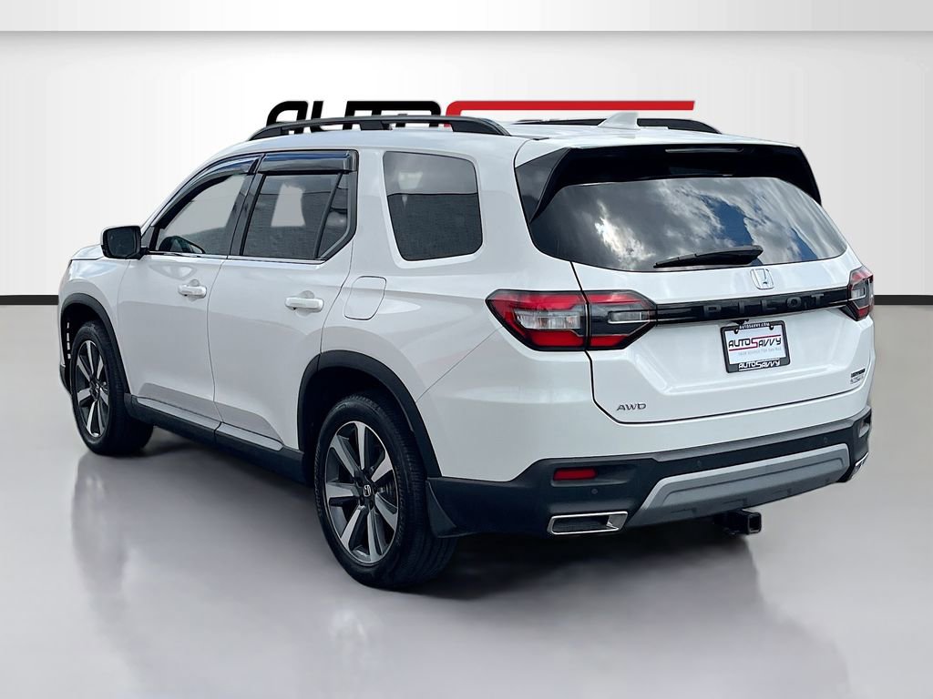 Used 2025 Honda Pilot Touring image 5