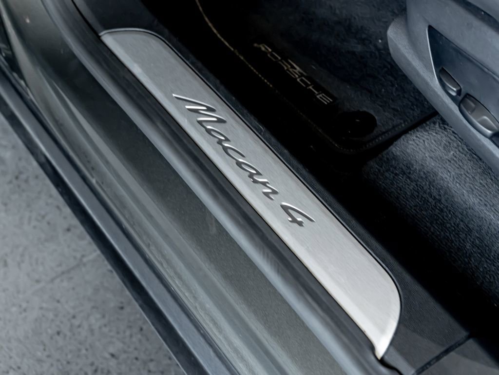 Certified 2024 Porsche Macan 4 Electric image 15