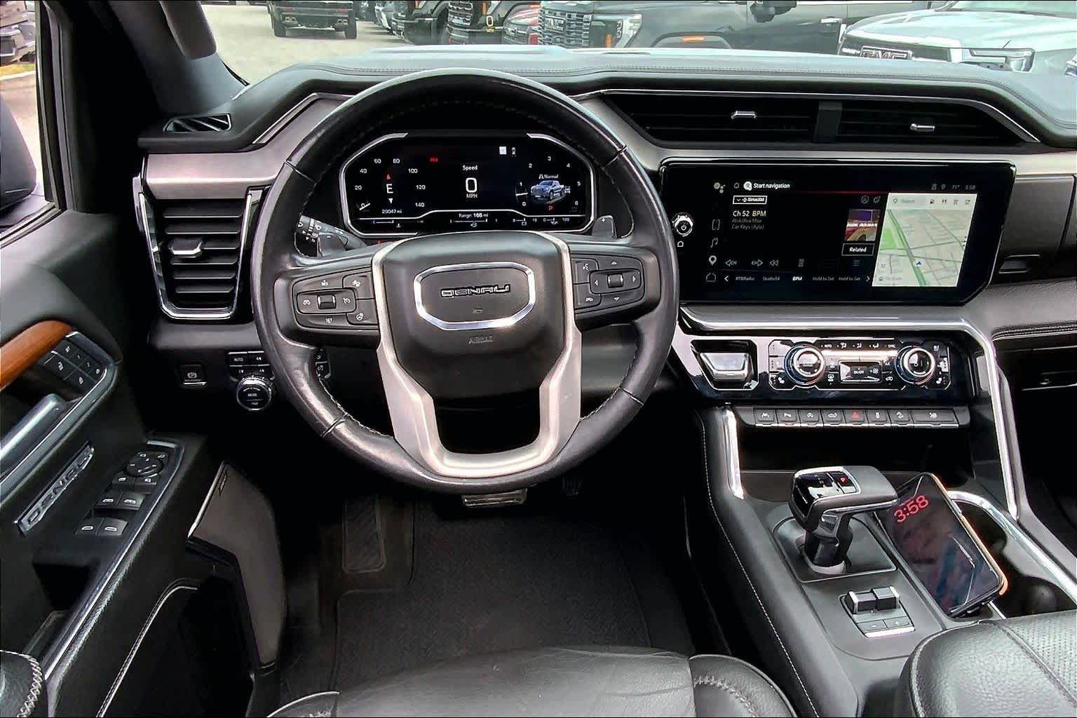 Used 2023 GMC Sierra 1500 Denali w/ Denali Reserve Package AWD/4WD image 6