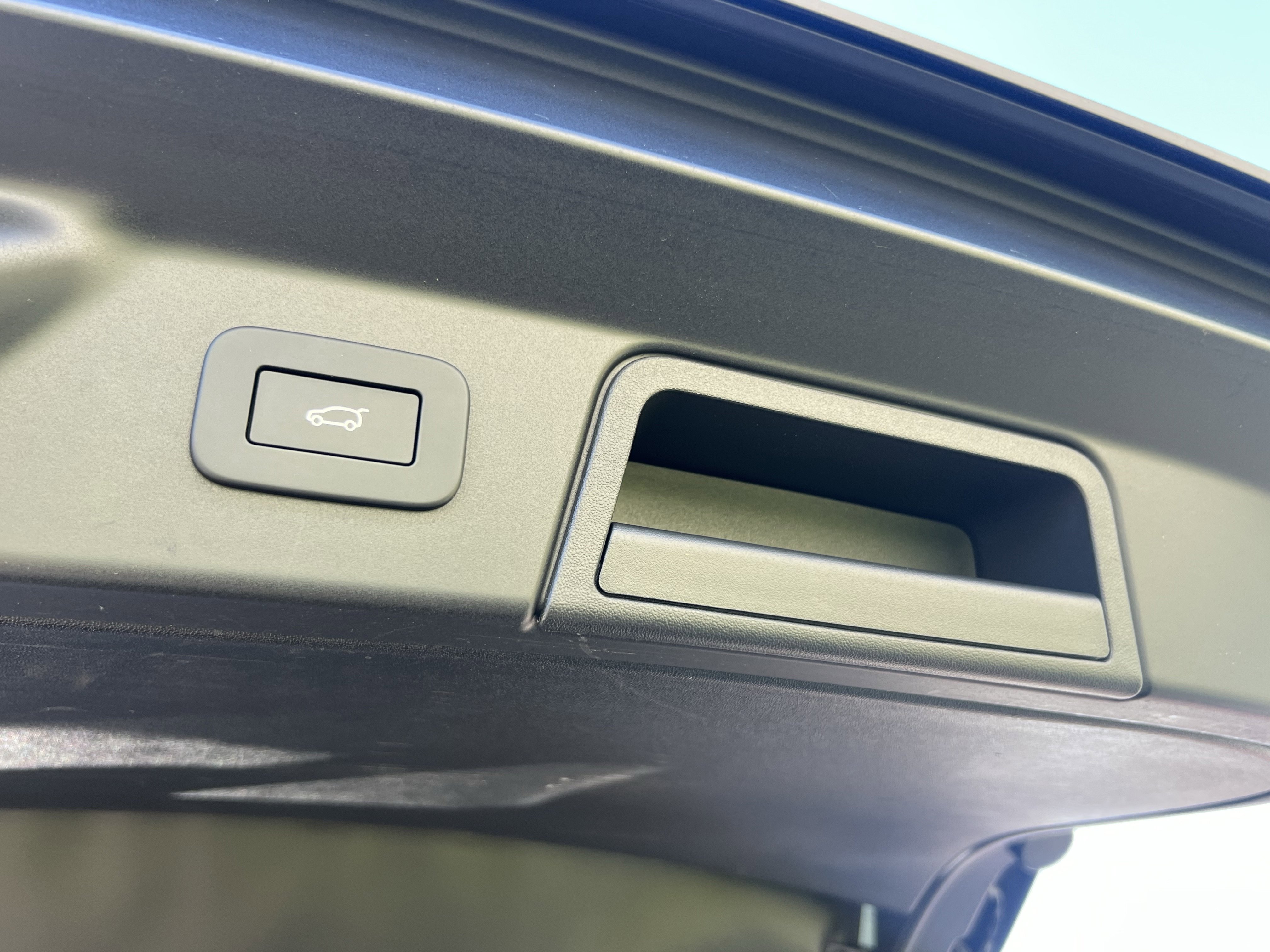 Used 2025 Land Rover Range Rover Velar Dynamic SE AWD/4WD image 34