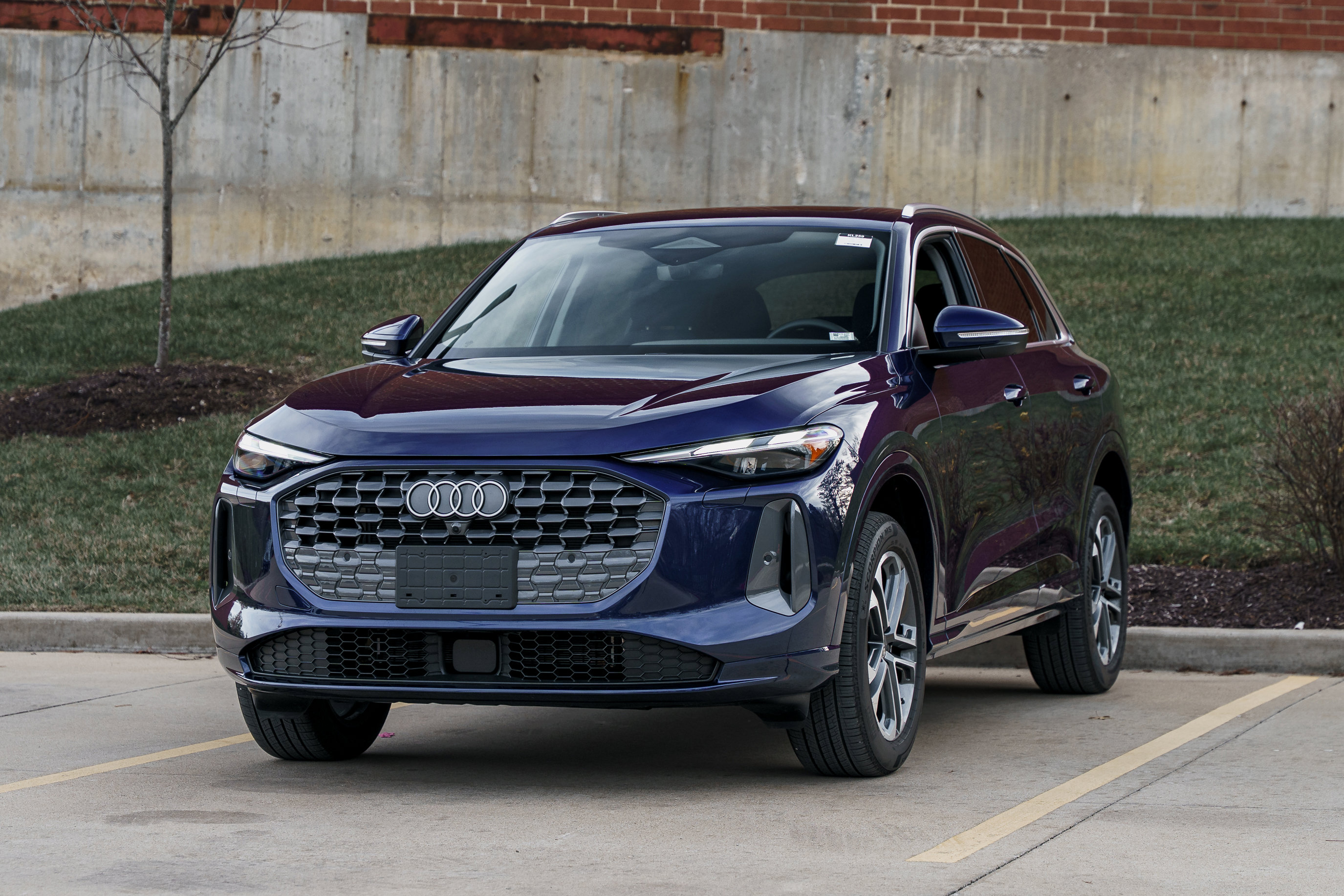 Certified 2025 Audi Q5 Premium w/ Convenience Package image 7