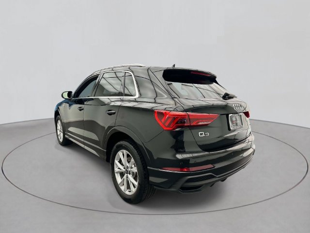 Used 2023 Audi Q3 2.0T Premium w/ Convenience Package AWD/4WD image 2