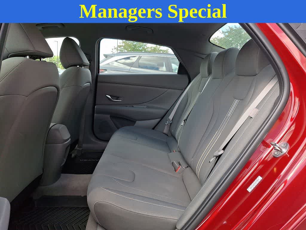 Used 2024 Hyundai Elantra SEL FWD image 9