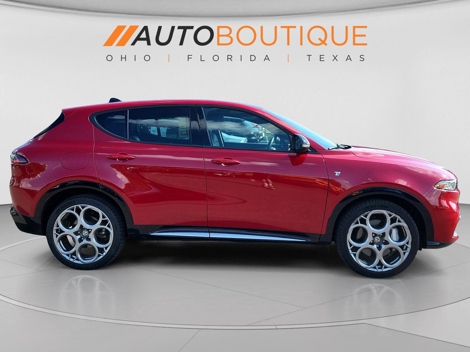 Used 2024 Alfa Romeo Tonale Ti w/ Premium Interior Package AWD/4WD image 6