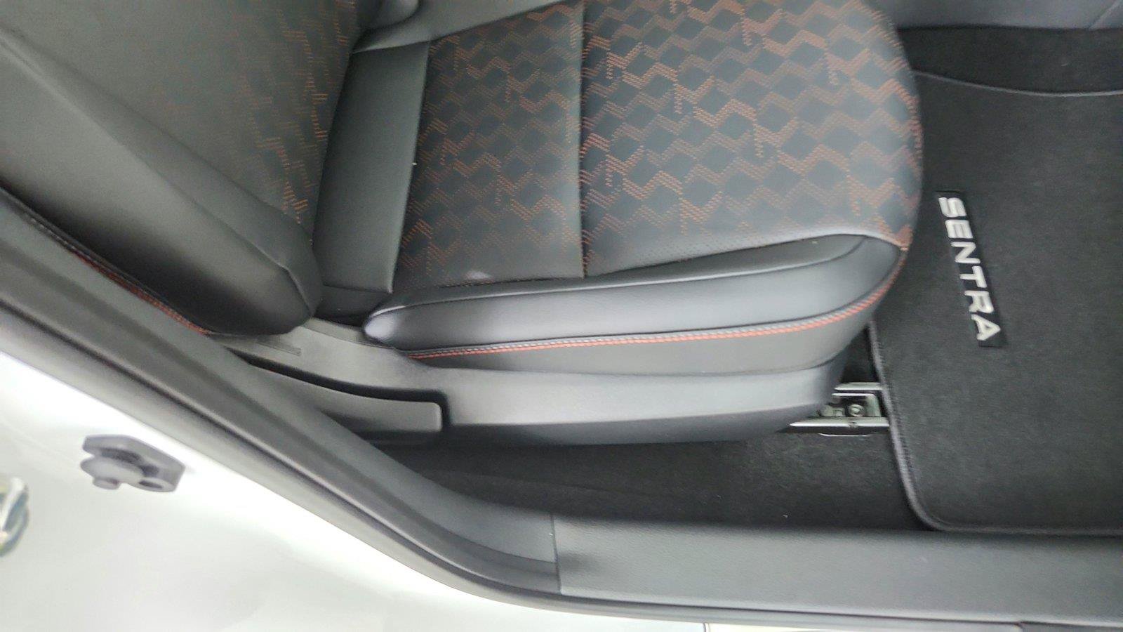 New 2027 Nissan Sentra SR w/ SR Premium Package FWD image 30