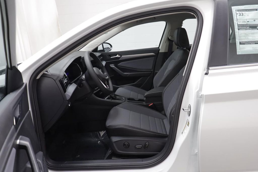 New 2026 Volkswagen Jetta SE FWD image 6