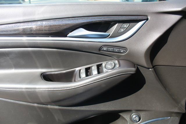 Used 2020 Buick Enclave Avenir w/ Avenir Technology Package AWD/4WD image 48