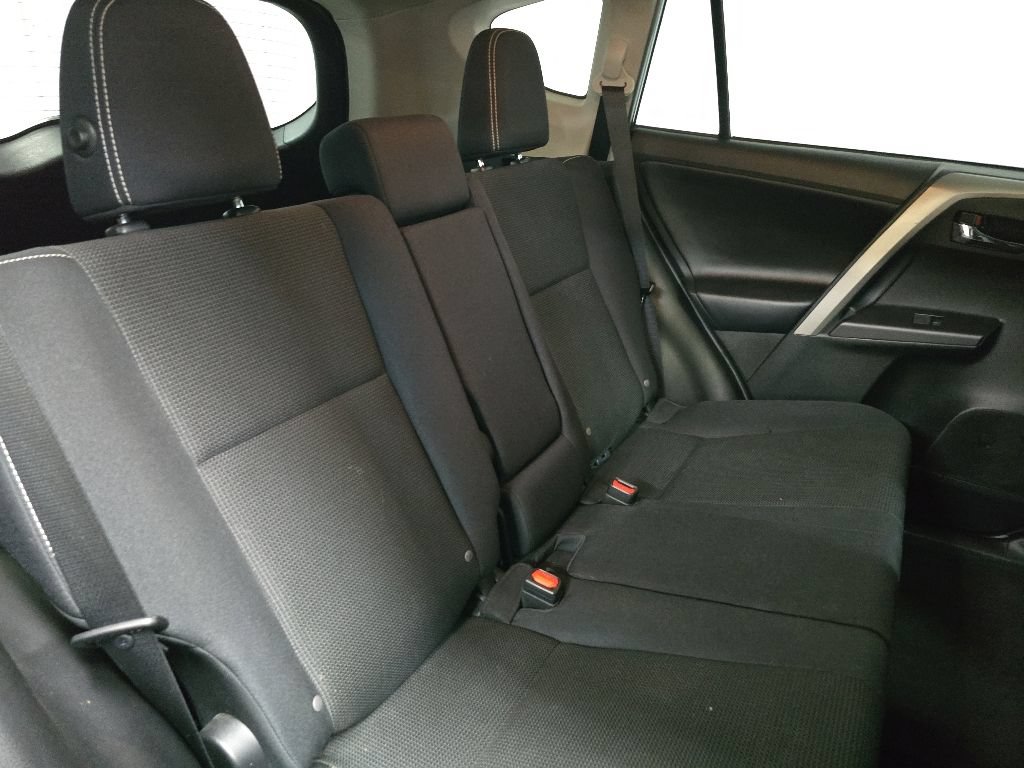 Used 2018 Toyota RAV4 XLE w/ Plus Extra Value Package AWD/4WD image 17