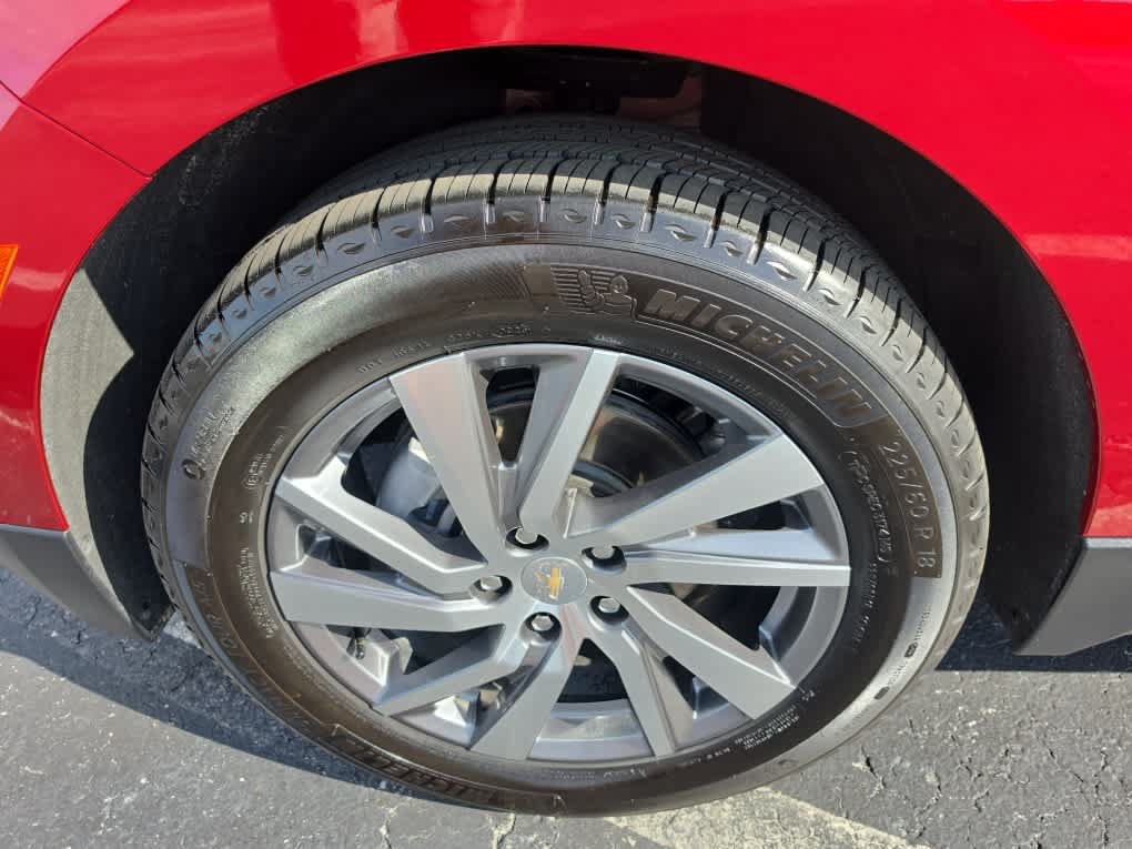 Used 2024 Chevrolet Equinox Premier FWD image 11