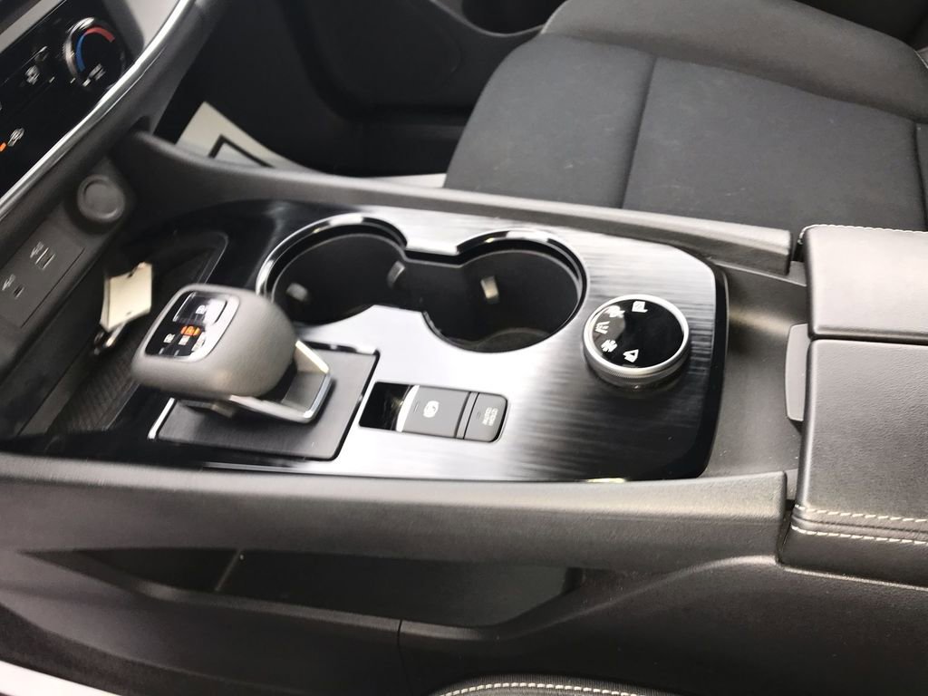 Used 2023 Nissan Rogue S image 20