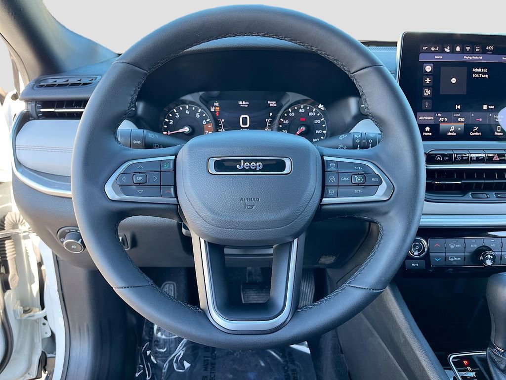 Certified 2025 Jeep Compass Limited image 11