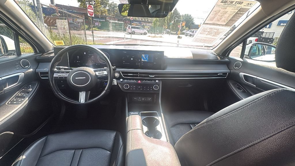 Used 2025 Hyundai Sonata Limited FWD image 27