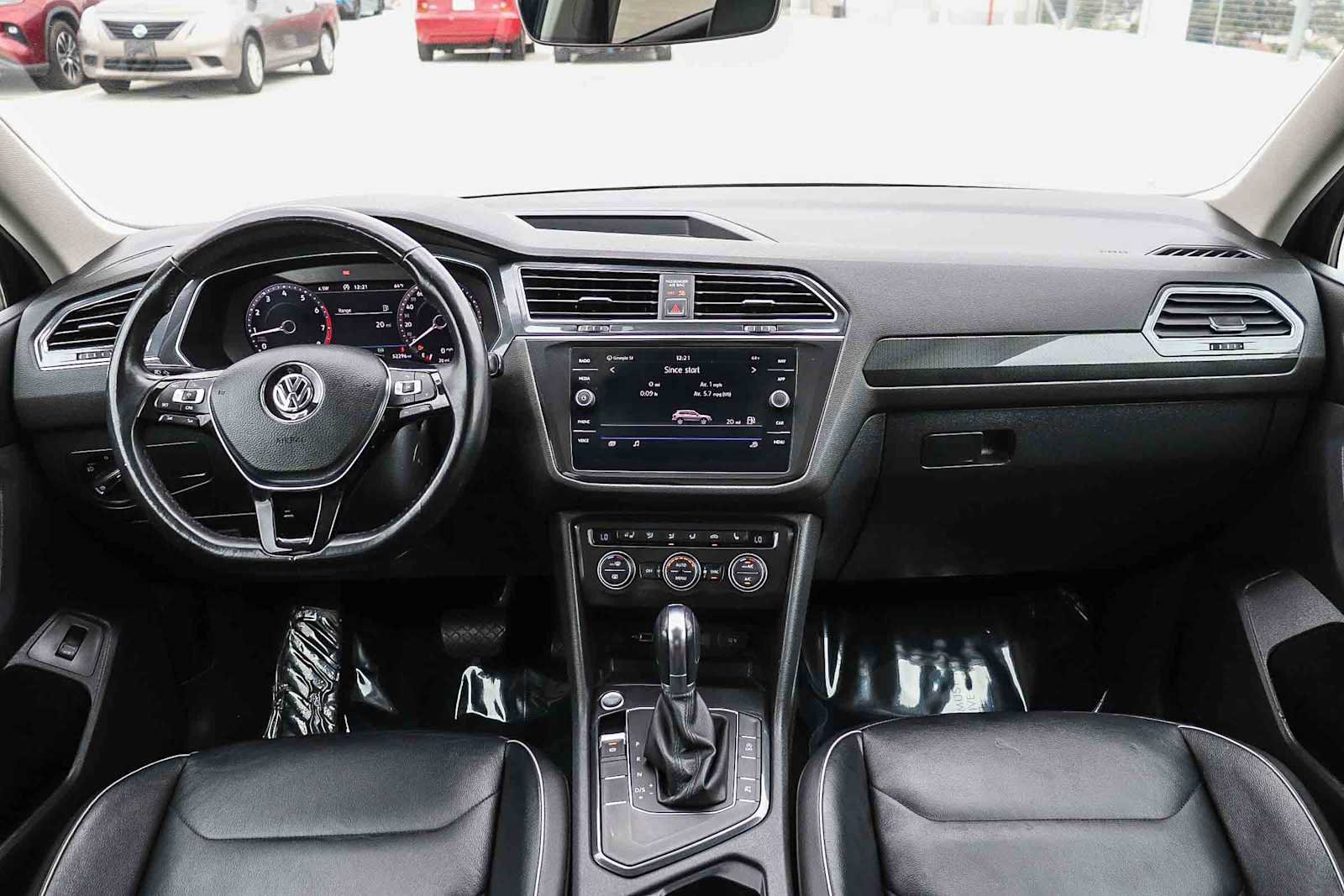 Used 2018 Volkswagen Tiguan SEL Premium FWD image 12