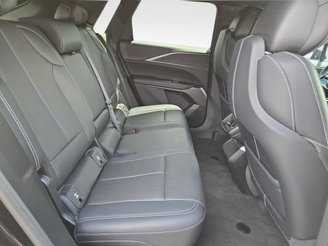 Certified 2024 Cadillac Lyriq Sport w/ LPO, Floor Liner Package AWD/4WD image 28