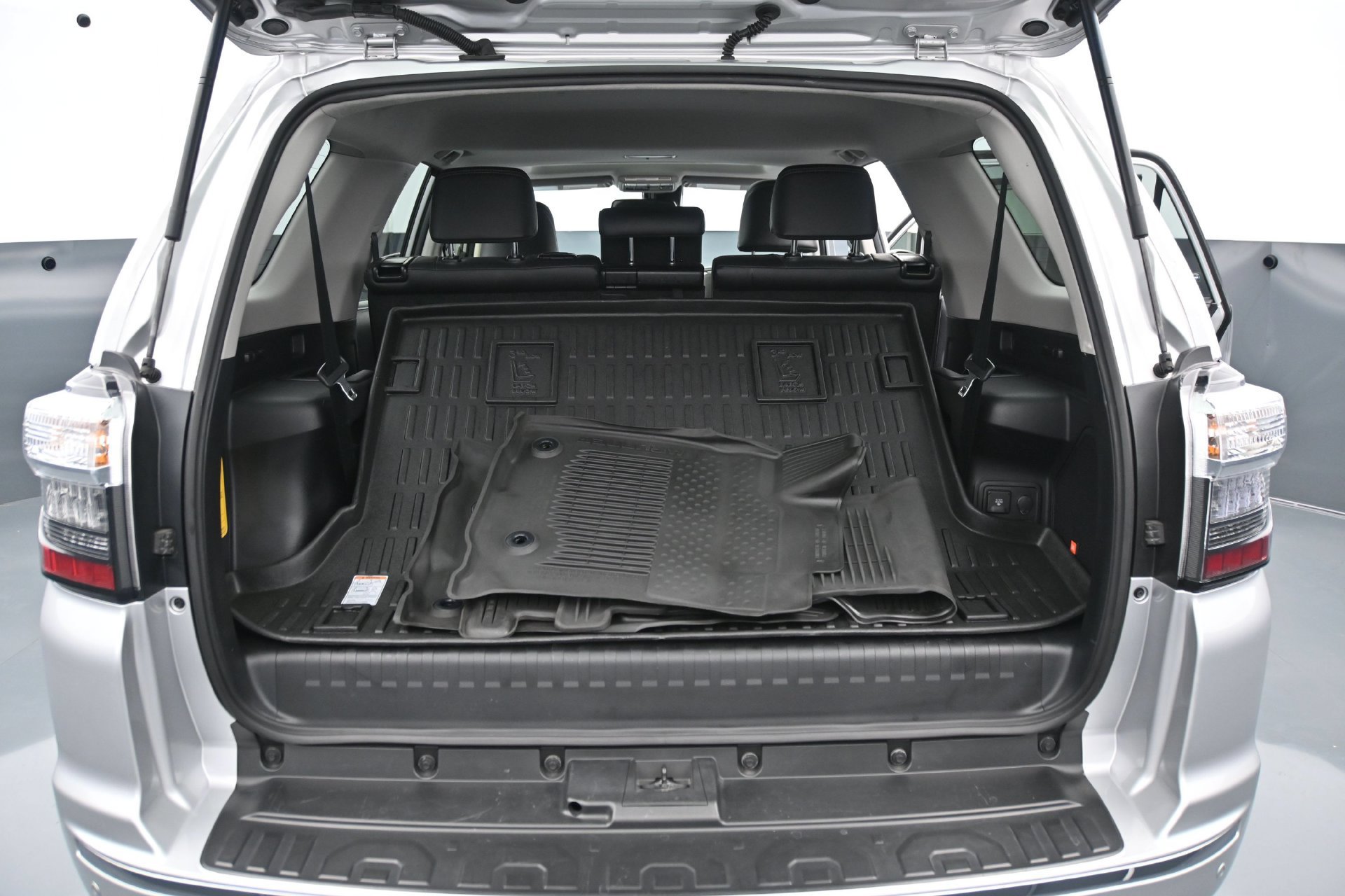 Used 2024 Toyota 4Runner Limited AWD/4WD image 16