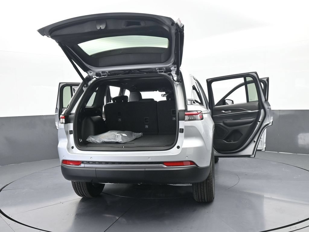 New 2026 Jeep Grand Cherokee Altitude RWD image 58