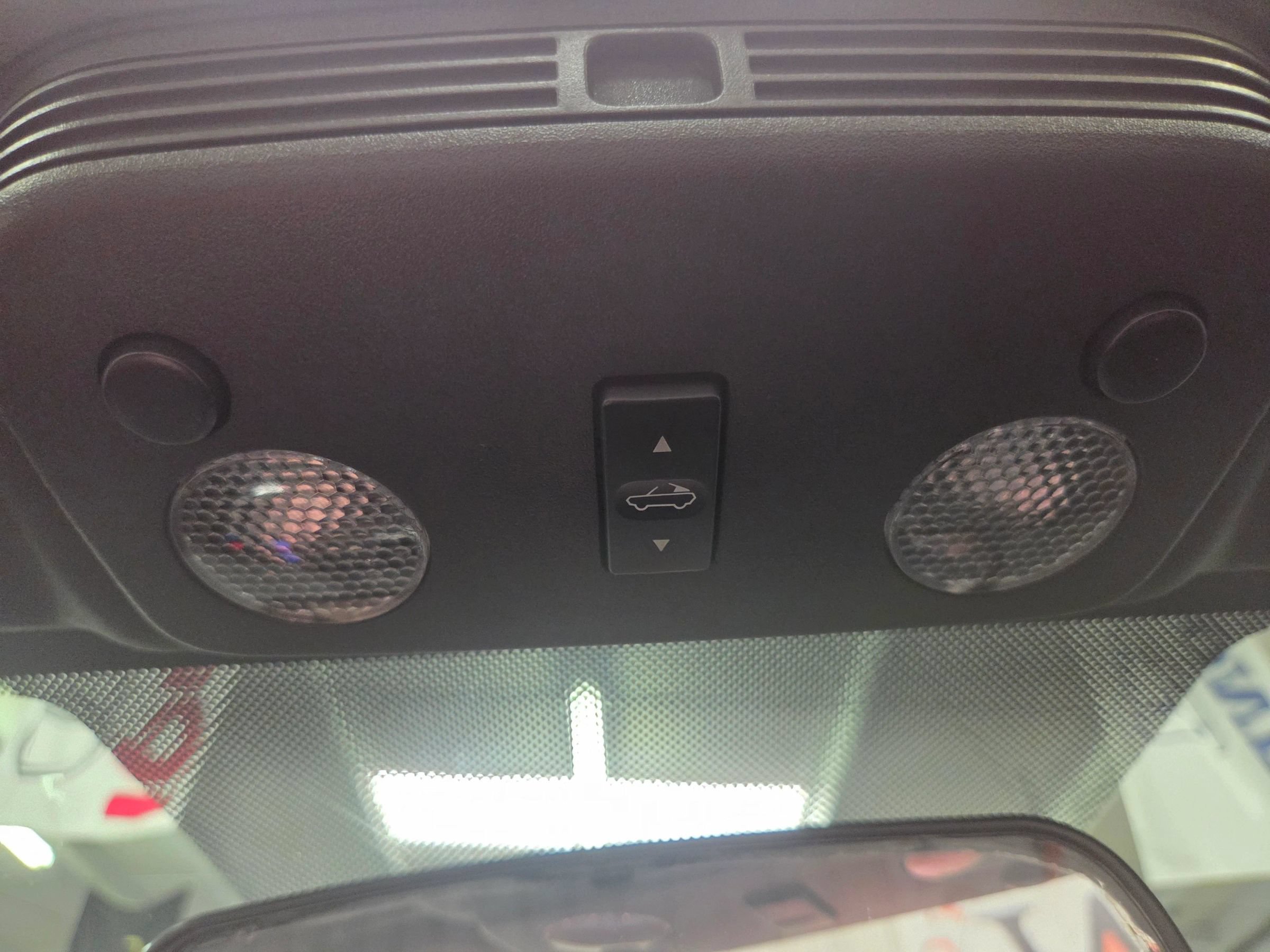 Used 2010 Ford Mustang Convertible RWD image 28