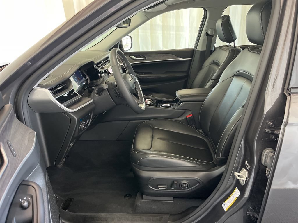 Used 2023 Jeep Grand Cherokee 4WD 4xe image 4