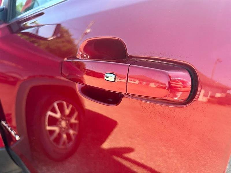 Used 2023 GMC Acadia SLE w/ Driver Convenience Package FWD image 15
