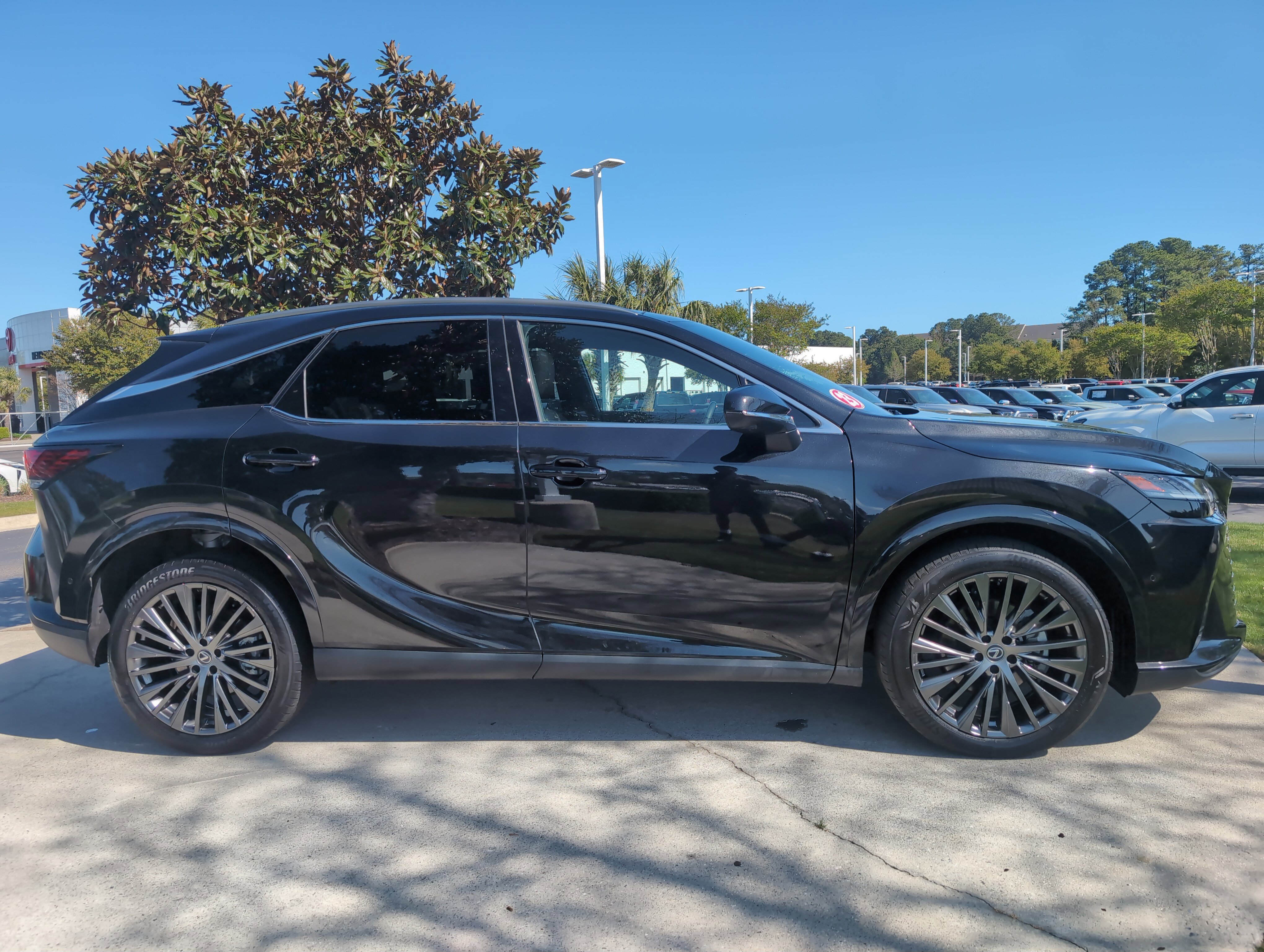 Used 2023 Lexus RX 350 FWD w/ Cold Area Package image 11