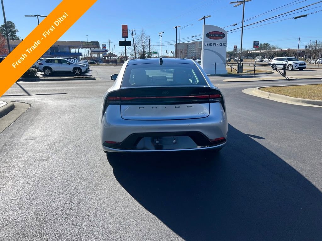 Used 2024 Toyota Prius Limited image 4