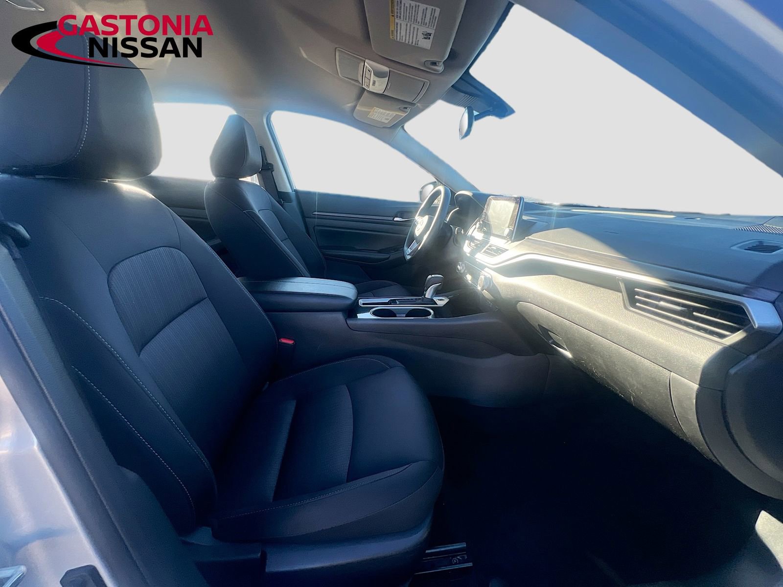 Used 2024 Nissan Altima 2.5 SV image 35