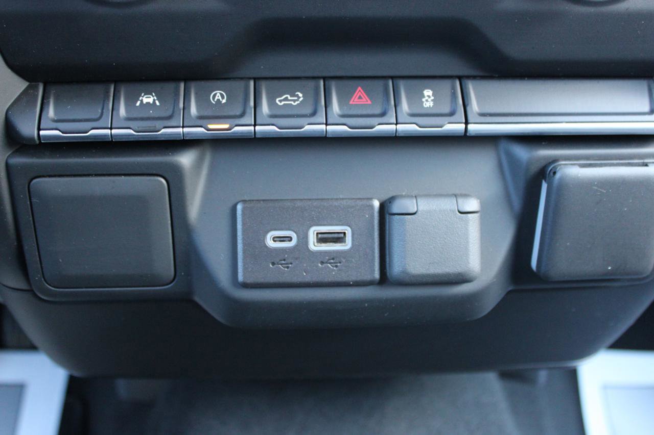 Used 2024 Chevrolet Silverado 1500 Custom image 28