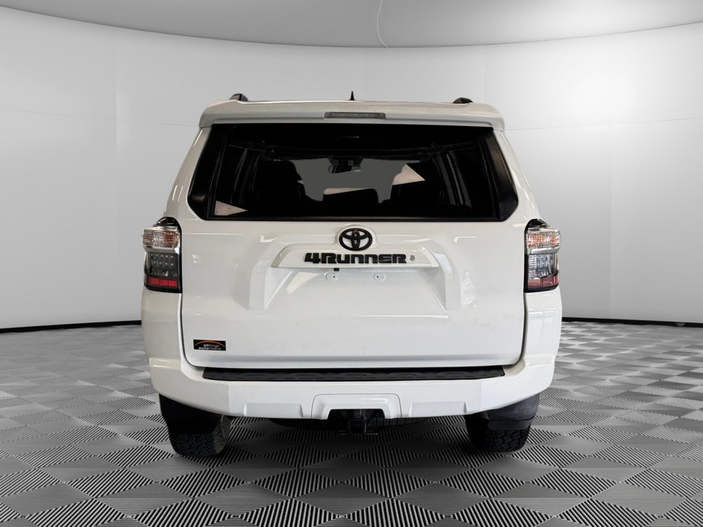 Used 2019 Toyota 4Runner SR5 AWD/4WD image 7